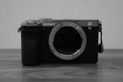 α7CⅡを発売日から使い続けている私がおすすめするアクセサリー3選