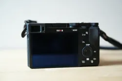 カメラの液晶フィルムはガラスより非ガラスがいい理由【RX1R IIIで実証】